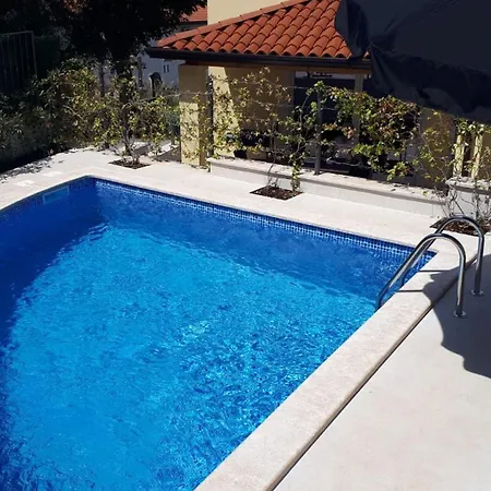 Beautiful I With Pool In Porec Near The Aquapark