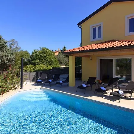Beautiful I With Pool In Porec Near The Aquapark * Mugeba