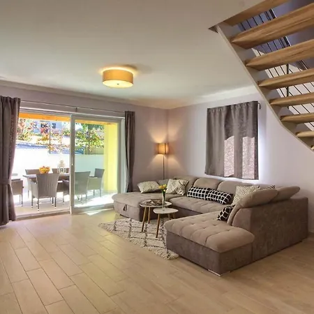 Villa Beautiful I With Pool In Porec Near The Aquapark Mugeba