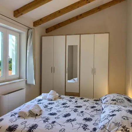 Beautiful I With Pool In Porec Near The Aquapark Βίλα